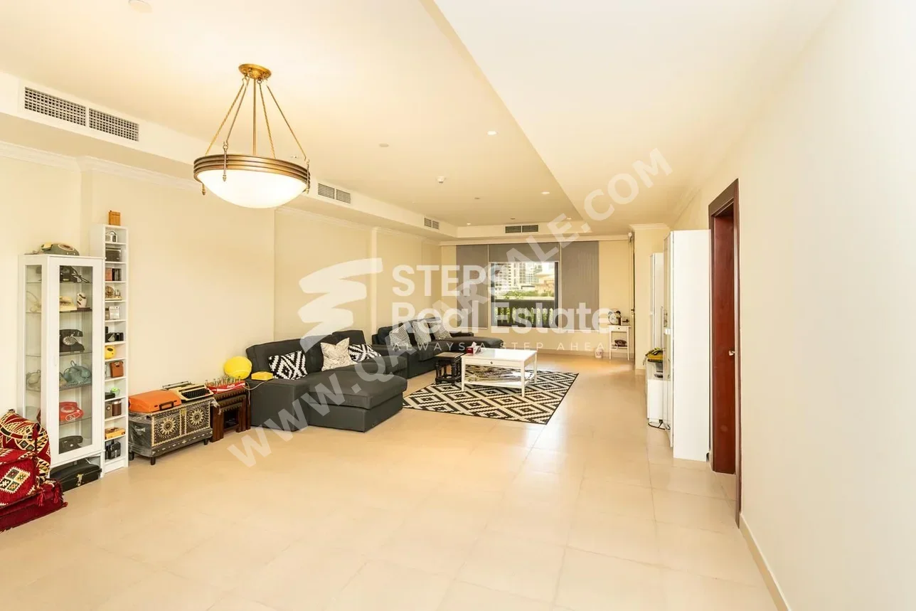 1 Bedrooms  Apartment  in Doha -  The Pearl  Fully Furnished