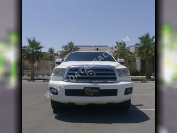 Toyota  Sequoia  SR5  2013  Automatic  310,000 Km  8 Cylinder  Four Wheel Drive (4WD)  SUV  White