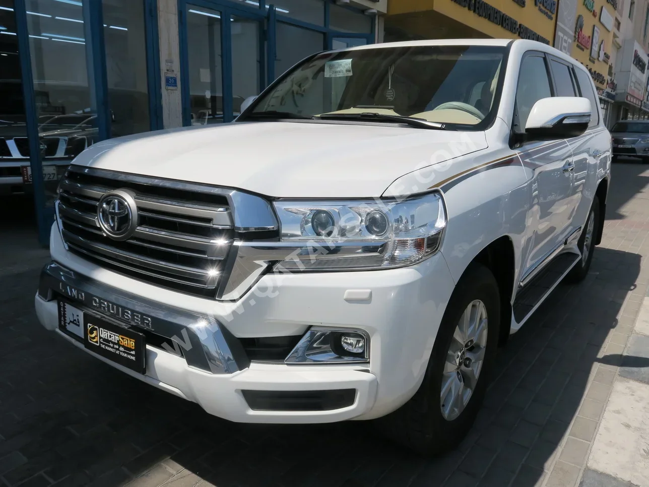 Toyota  Land Cruiser  GXR  2018  Automatic  235,000 Km  8 Cylinder  Four Wheel Drive (4WD)  SUV  White