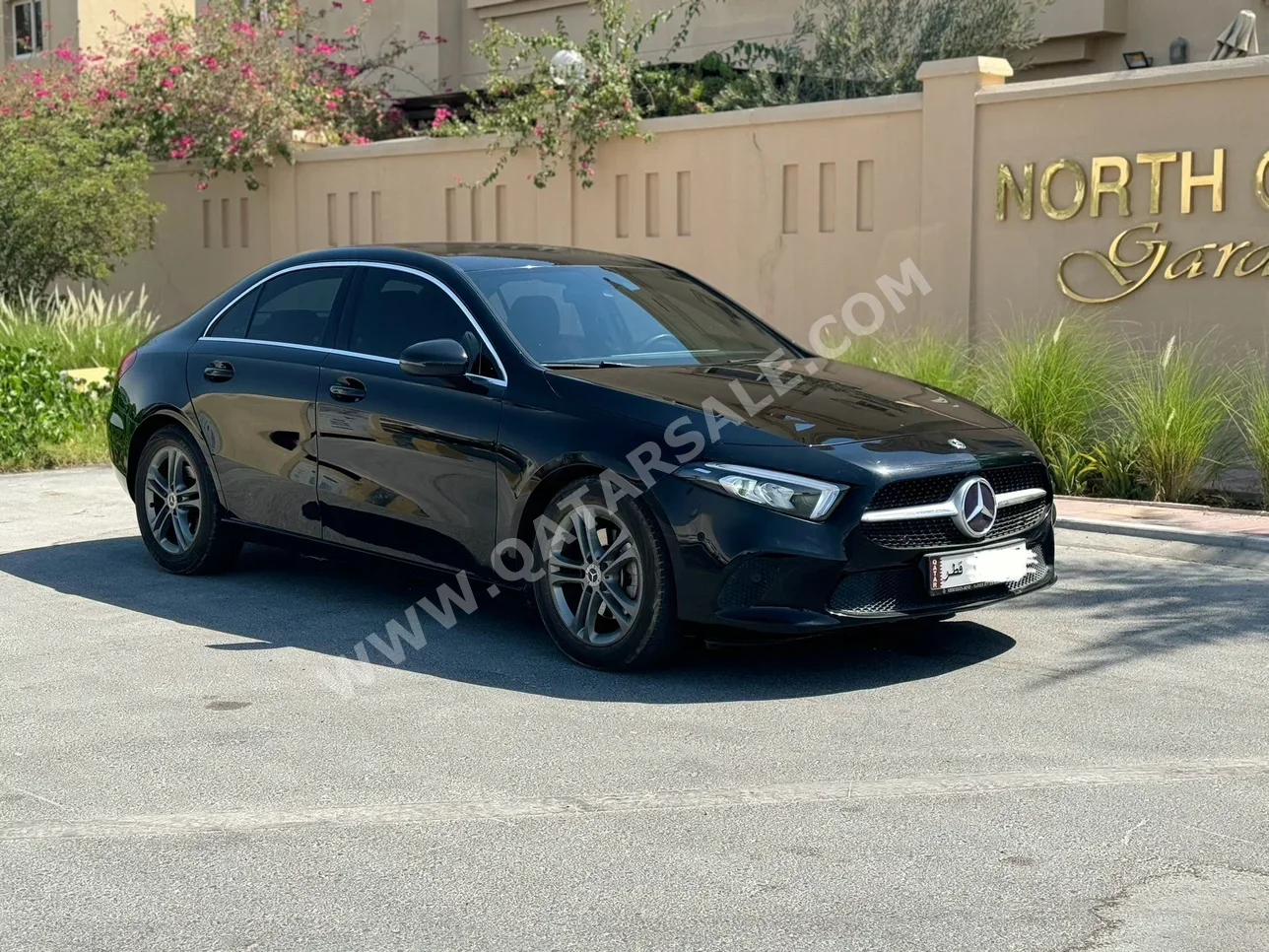 Mercedes-Benz  E-Class  200  2019  Automatic  75,000 Km  4 Cylinder  Rear Wheel Drive (RWD)  Sedan  Black