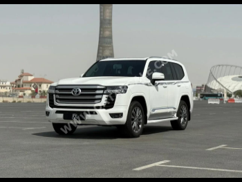 Toyota  Land Cruiser  GXR Twin Turbo  2024  Automatic  31,000 Km  6 Cylinder  Four Wheel Drive (4WD)  SUV  White  With Warranty
