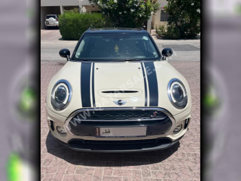 Mini  Cooper  Clubman S  2018  Automatic  45,000 Km  4 Cylinder  Front Wheel Drive (FWD)  Hatchback  Beige