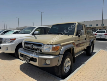 Toyota  Land Cruiser  LX  2020  Manual  212,000 Km  6 Cylinder  Four Wheel Drive (4WD)  Pick Up  Beige