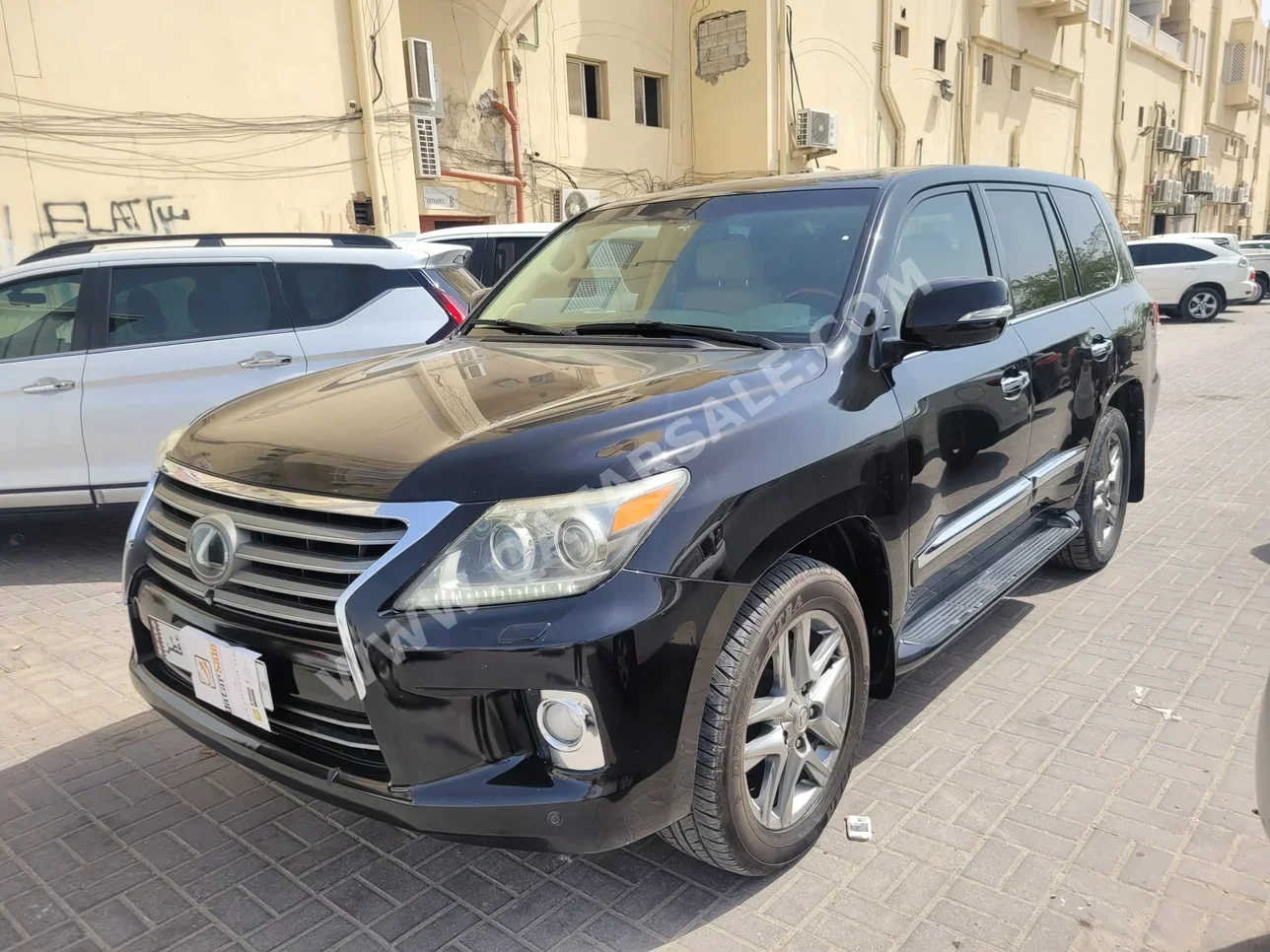Lexus  LX  570  2013  Automatic  646,000 Km  8 Cylinder  Four Wheel Drive (4WD)  SUV  Black