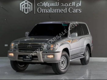 Toyota  Land Cruiser  VXR  2013  Automatic  538,000 Km  8 Cylinder  Four Wheel Drive (4WD)  SUV  Silver