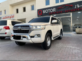 Toyota  Land Cruiser  GX  2019  Automatic  135,000 Km  6 Cylinder  Four Wheel Drive (4WD)  SUV  White