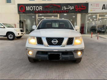 نيسان  نافارا  2013  عادي  240,000 كم  4 سلندر  دفع خلفي  بيكب  أبيض