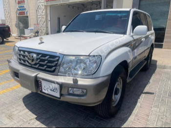 Toyota  Land Cruiser  VXR  2007  Manual  377,000 Km  8 Cylinder  Four Wheel Drive (4WD)  SUV  White