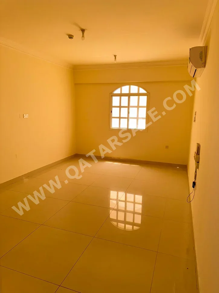 3 Bedrooms  Apartment  in Al Wakrah -  Al Wakrah  Not Furnished