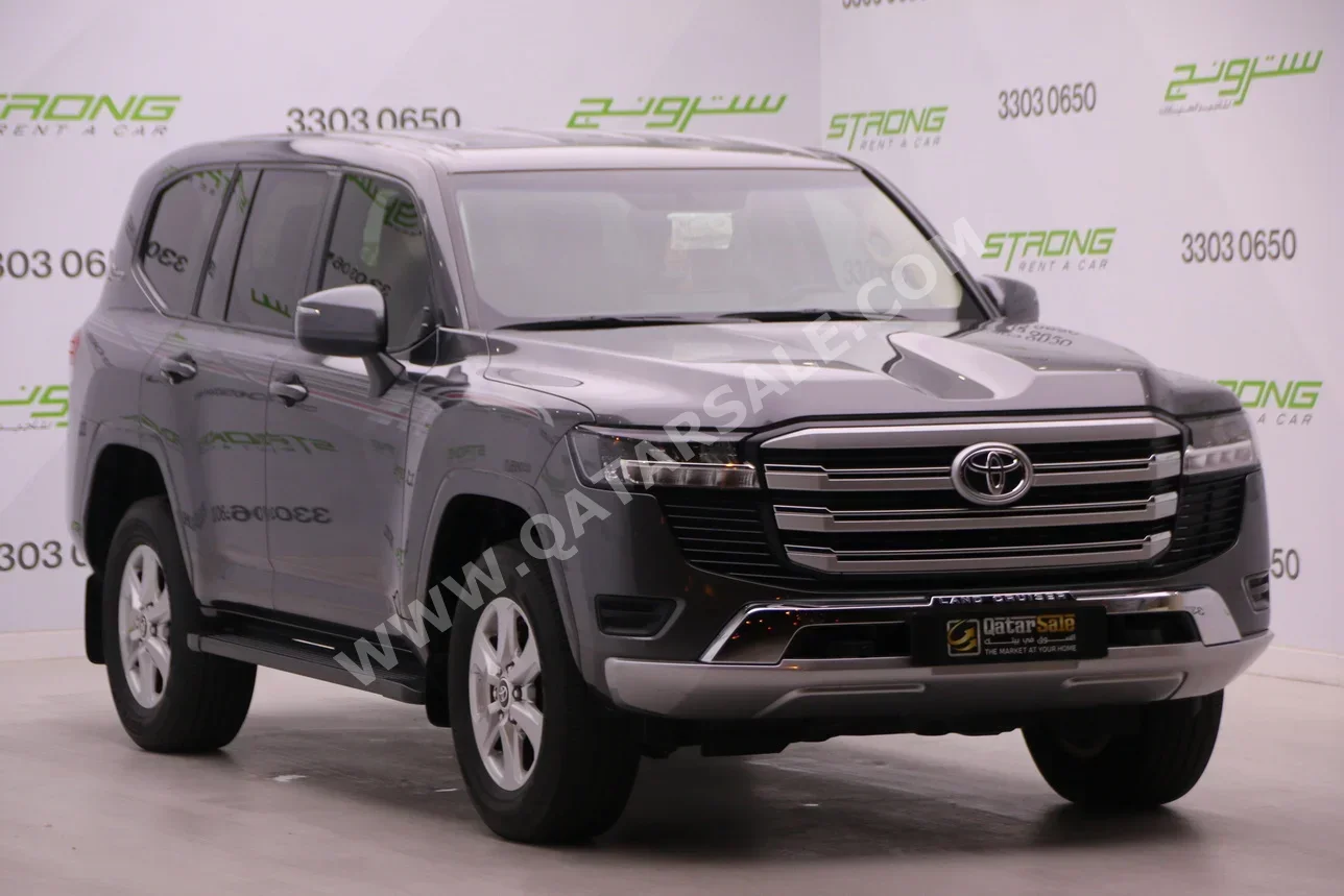 Toyota  Land Cruiser  GXR  2022  Automatic  97,700 Km  6 Cylinder  Four Wheel Drive (4WD)  SUV  Gray  With Warranty