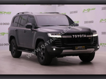 Toyota  Land Cruiser  GR Sport Twin Turbo  2023  Automatic  31,000 Km  6 Cylinder  Four Wheel Drive (4WD)  SUV  Black  With Warranty