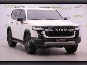  Toyota  Land Cruiser  GR Sport Twin Turbo  2024  Automatic  33,000 Km  6 Cylinder  Four Wheel Drive (4WD)  SUV  White  With Warranty