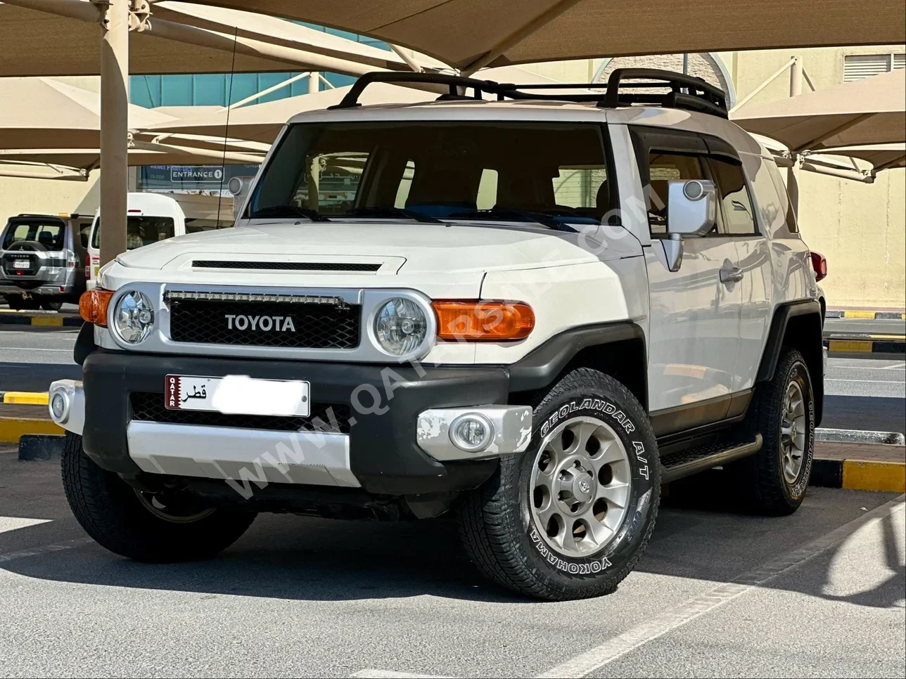 Toyota  FJ Cruiser  2013  Automatic  205,000 Km  6 Cylinder  Four Wheel Drive (4WD)  SUV  White