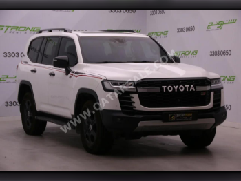 Toyota  Land Cruiser  GR Sport Twin Turbo  2022  Automatic  80,000 Km  6 Cylinder  Four Wheel Drive (4WD)  SUV  White  With Warranty
