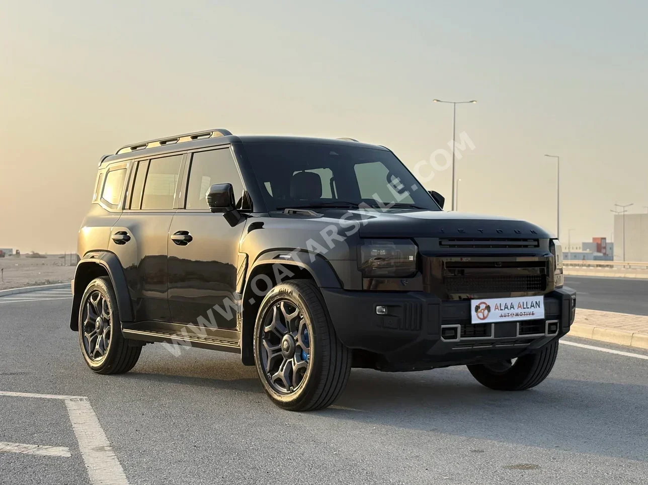 Jetour  T2  Luxury  2025  Automatic  19,000 Km  4 Cylinder  Four Wheel Drive (4WD)  SUV  Black  With Warranty