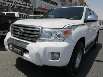 Toyota  Land Cruiser  GXR  2015  Automatic  214,000 Km  8 Cylinder  Four Wheel Drive (4WD)  SUV  White