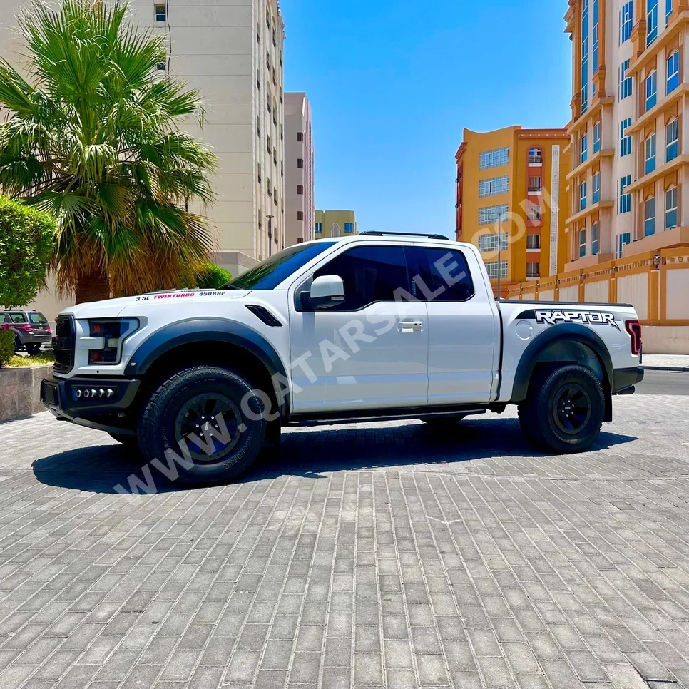Ford  Raptor  SVT  2017  Automatic  123,000 Km  6 Cylinder  Four Wheel Drive (4WD)  Pick Up  White