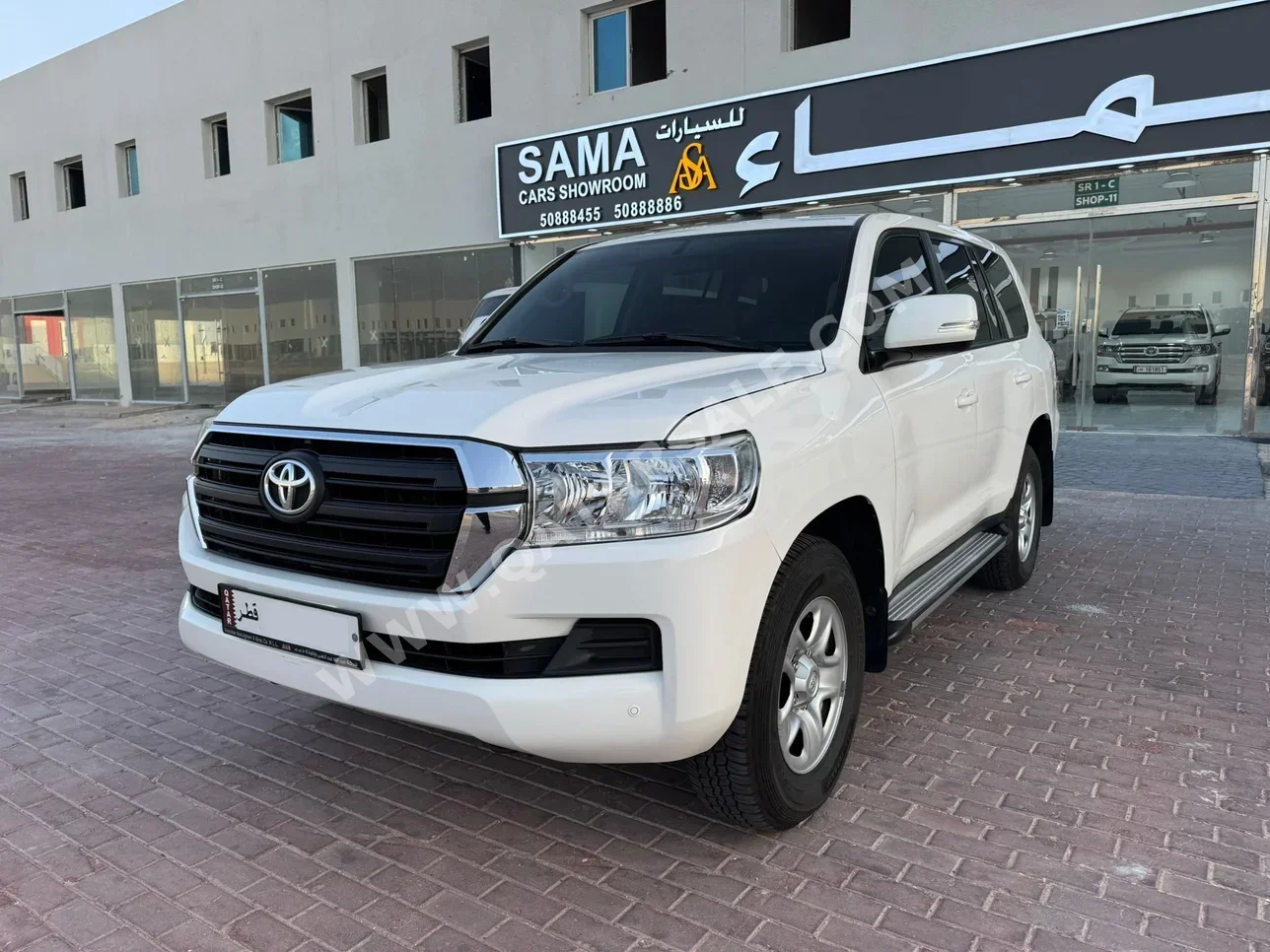 Toyota  Land Cruiser  G  2021  Automatic  118,000 Km  6 Cylinder  Four Wheel Drive (4WD)  SUV  White