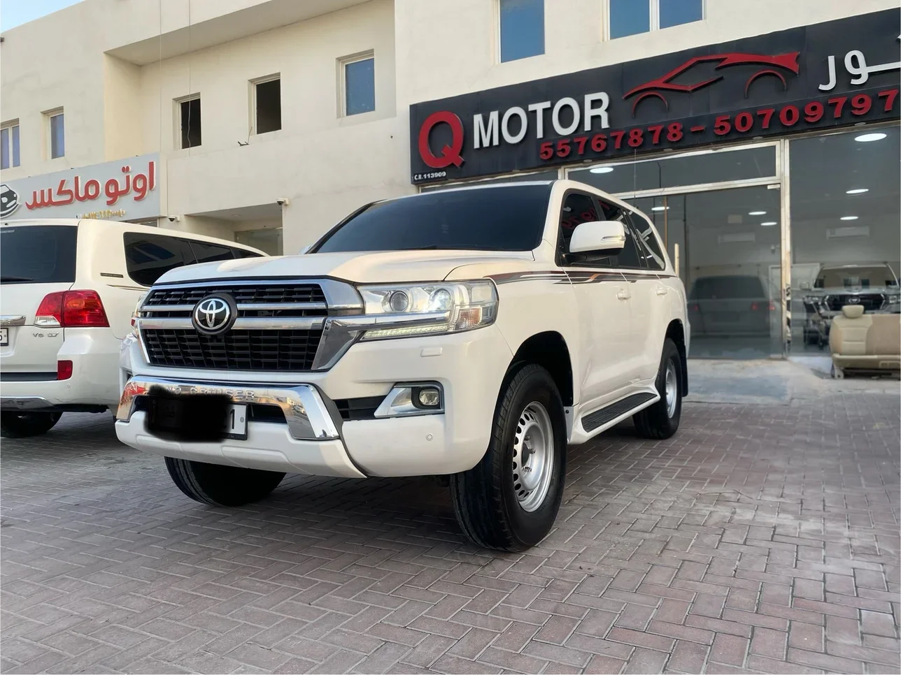 Toyota  Land Cruiser  GX  2019  Automatic  135,000 Km  6 Cylinder  Four Wheel Drive (4WD)  SUV  White