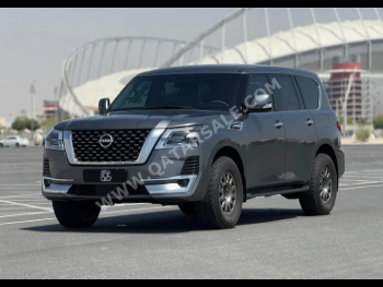 Nissan  Patrol  Platinum  2012  Automatic  252,000 Km  8 Cylinder  Four Wheel Drive (4WD)  SUV  Gray