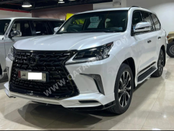 Lexus  LX  570 S Black Edition  2021  Automatic  26,000 Km  8 Cylinder  Four Wheel Drive (4WD)  SUV  White  With Warranty