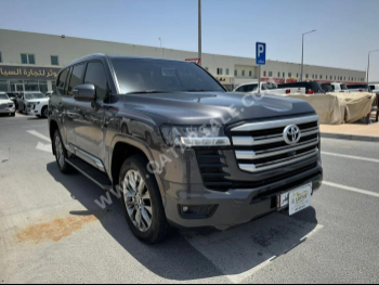 Toyota  Land Cruiser  GXR Twin Turbo  2023  Automatic  48,000 Km  6 Cylinder  Four Wheel Drive (4WD)  SUV  Gray  With Warranty