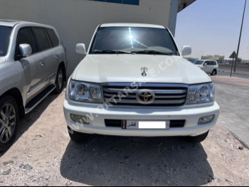 Toyota  Land Cruiser  GXR  2006  Automatic  400,000 Km  6 Cylinder  Four Wheel Drive (4WD)  SUV  White