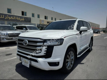 Toyota  Land Cruiser  GXR Twin Turbo  2024  Automatic  5,000 Km  6 Cylinder  Four Wheel Drive (4WD)  SUV  White  With Warranty