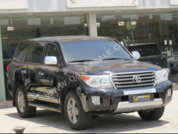 Toyota  Land Cruiser  GXR  2015  Automatic  270,000 Km  8 Cylinder  Four Wheel Drive (4WD)  SUV  Black