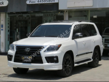 Lexus  LX  570  2009  Automatic  220,000 Km  8 Cylinder  Four Wheel Drive (4WD)  SUV  White