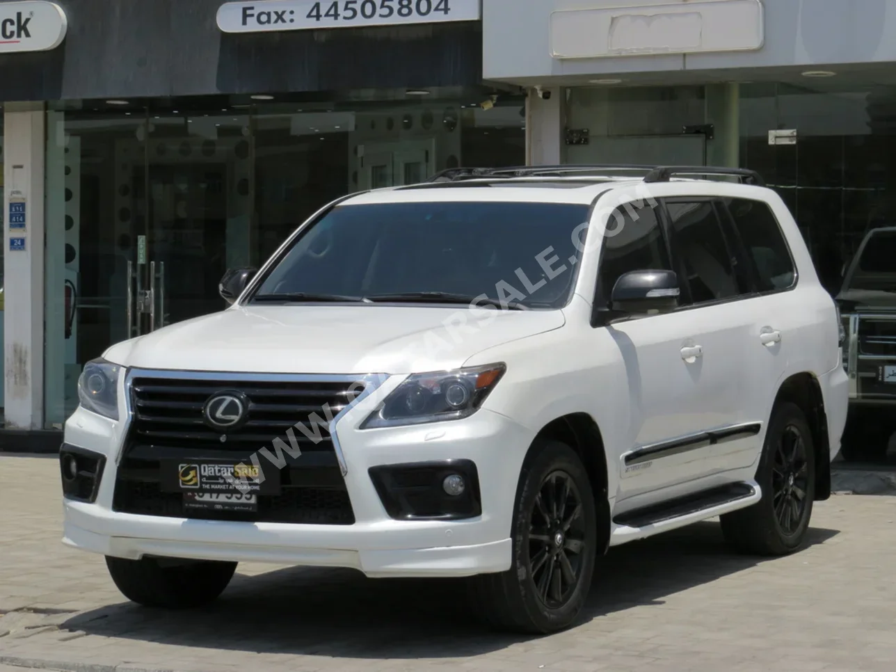Lexus  LX  570  2009  Automatic  220,000 Km  8 Cylinder  Four Wheel Drive (4WD)  SUV  White