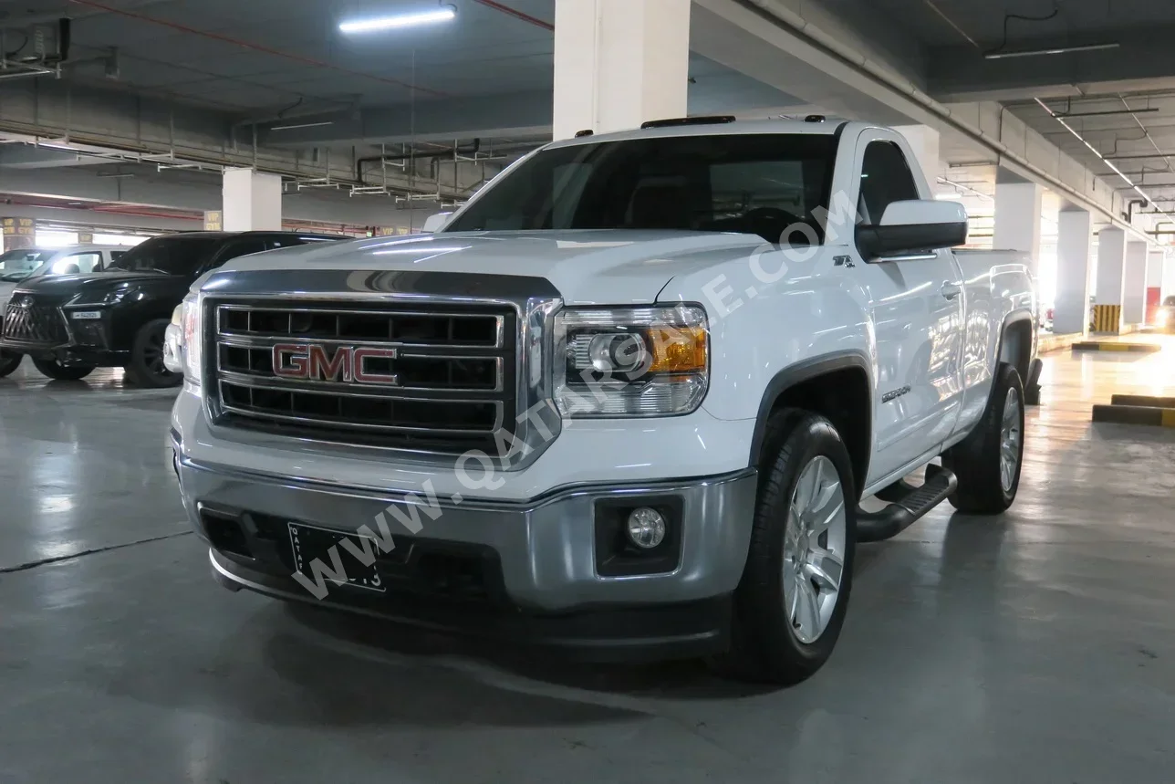 GMC  Sierra  1500  2015  Automatic  51,000 Km  8 Cylinder  Four Wheel Drive (4WD)  Pick Up  White