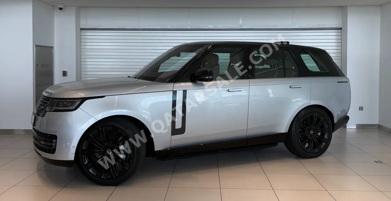 Land Rover  Range Rover  HSE  2023  Automatic  38,648 Km  6 Cylinder  Four Wheel Drive (4WD)  SUV  Silver  With Warranty