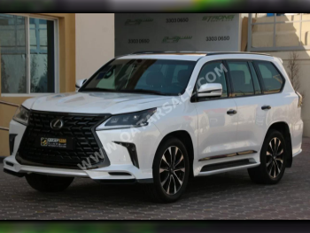 Lexus  LX  570 S Black Edition  2021  Automatic  40,000 Km  8 Cylinder  Four Wheel Drive (4WD)  SUV  White  With Warranty