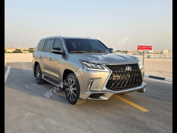 Lexus  LX  570 S  2018  Automatic  93,000 Km  8 Cylinder  Four Wheel Drive (4WD)  SUV  Sonic Titanium