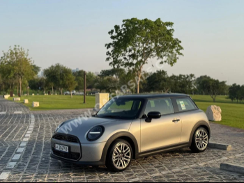 Mini  Cooper  4 Cylinder  Hatchback  Silver  2025