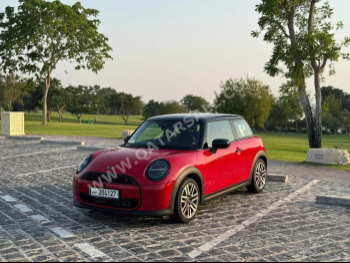 Mini  Cooper S  4 Cylinder  Hatchback  Black  2025