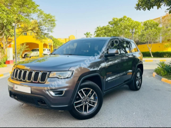 Jeep  Grand Cherokee  Laredo  2021  Automatic  63,000 Km  6 Cylinder  Four Wheel Drive (4WD)  SUV  Gray  With Warranty