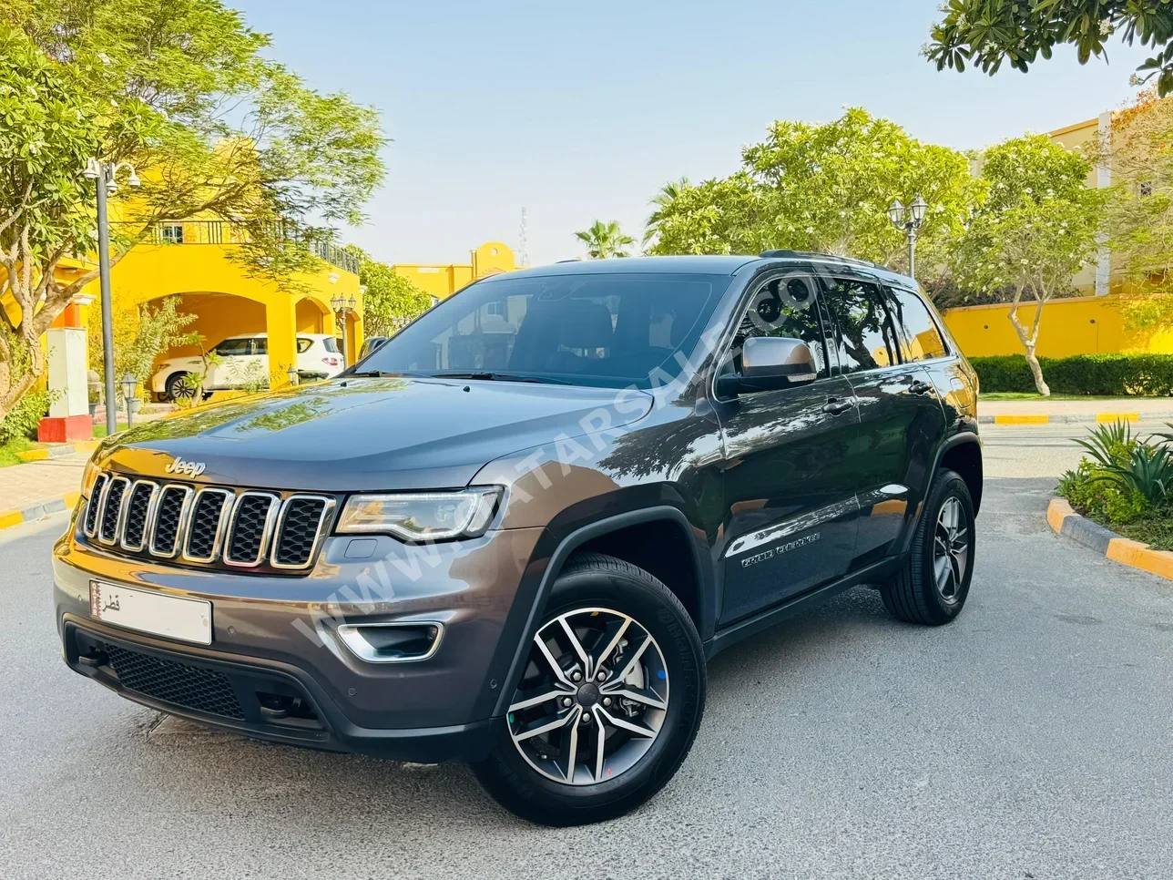 Jeep  Grand Cherokee  Laredo  2021  Automatic  63,000 Km  6 Cylinder  Four Wheel Drive (4WD)  SUV  Gray  With Warranty