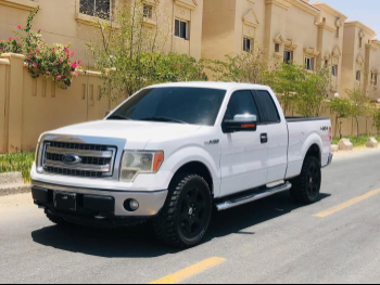 Ford  F  150  2013  Automatic  240,000 Km  6 Cylinder  Four Wheel Drive (4WD)  Pick Up  White