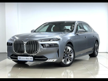 BMW  7-Series  735 i  2025  Automatic  10,000 Km  6 Cylinder  Rear Wheel Drive (RWD)  Sedan  Gray Matte  With Warranty