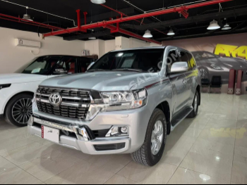 Toyota  Land Cruiser  GXR  2021  Automatic  67,000 Km  6 Cylinder  Four Wheel Drive (4WD)  SUV  Silver