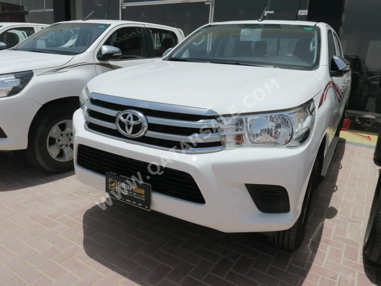 Toyota  Hilux  2021  Automatic  98,000 Km  4 Cylinder  Four Wheel Drive (4WD)  Pick Up  White