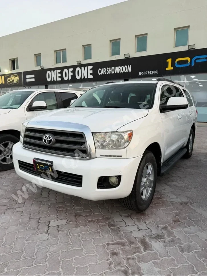 Toyota  Sequoia  SR5  2012  Automatic  420,000 Km  8 Cylinder  Four Wheel Drive (4WD)  SUV  White