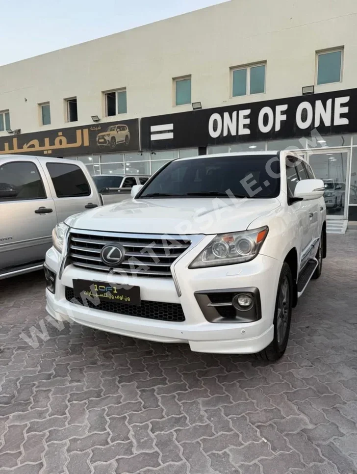 Lexus  LX  570 S  2015  Automatic  218,000 Km  8 Cylinder  Four Wheel Drive (4WD)  SUV  White