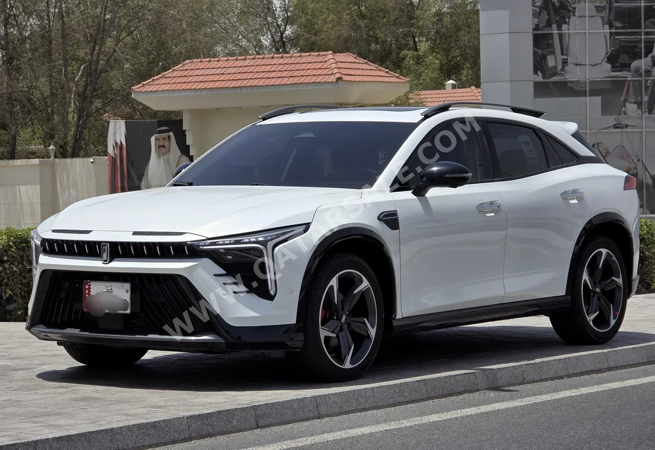Bestune  B70  S  2023  Automatic  17,000 Km  4 Cylinder  All Wheel Drive (AWD)  SUV  White  With Warranty