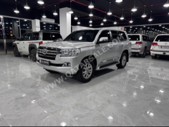 Toyota  Land Cruiser  G  2019  Automatic  159,000 Km  6 Cylinder  Four Wheel Drive (4WD)  SUV  Silver