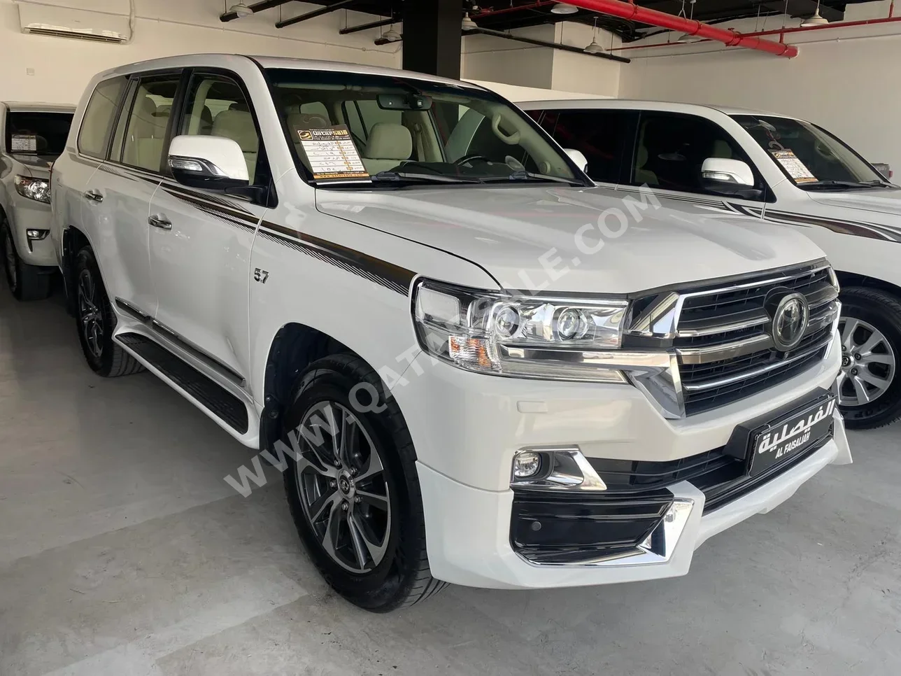Toyota  Land Cruiser  VXR  2019  Automatic  246,000 Km  8 Cylinder  Four Wheel Drive (4WD)  SUV  White