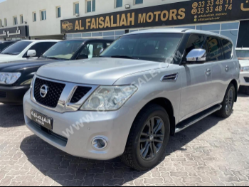 نيسان  باترول  اس اي  2010  اوتوماتيك  218,000 كم  8 سلندر  دفع رباعي  اس يو في  فضي