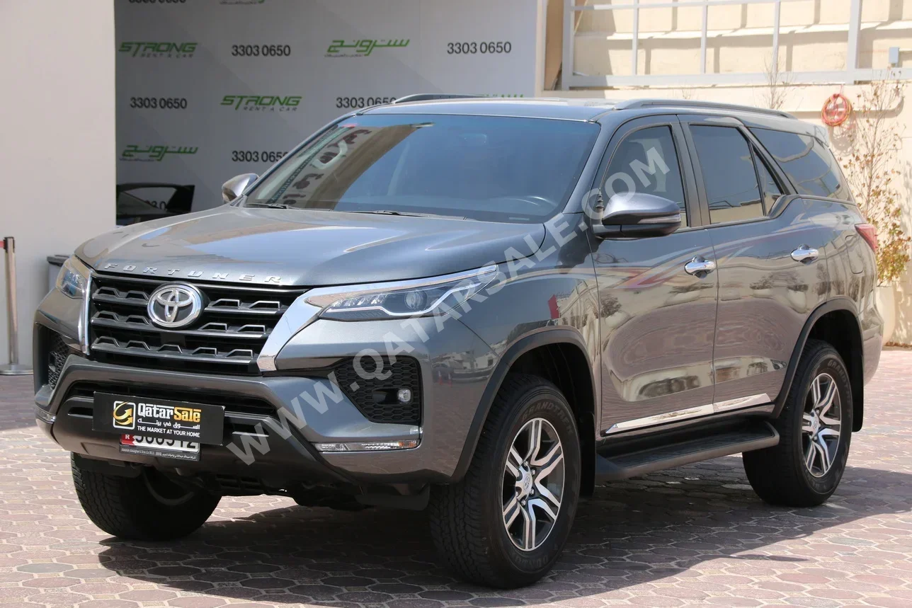 Toyota  Fortuner  2023  Automatic  20,000 Km  6 Cylinder  Four Wheel Drive (4WD)  SUV  Gray  With Warranty